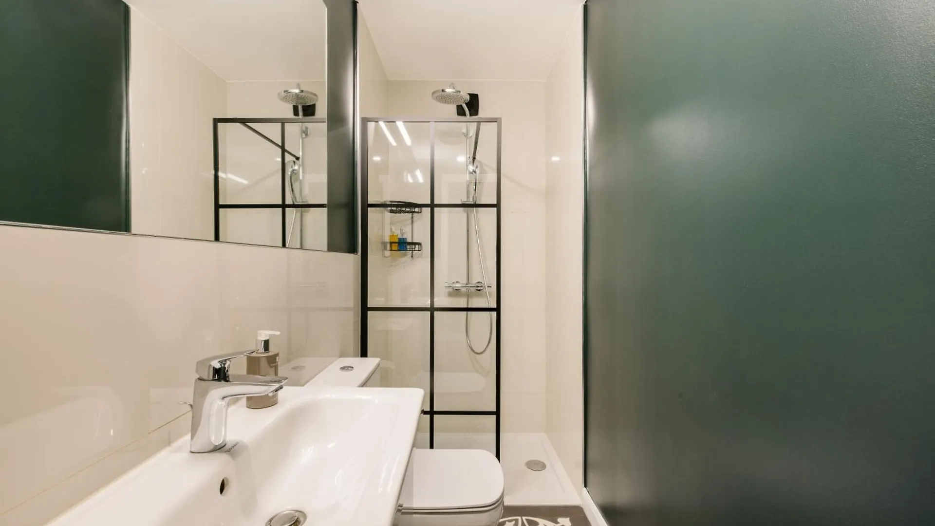 The Borough Hotel London 3*,